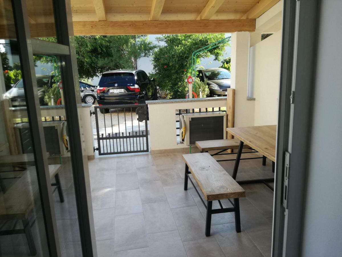 Kuca Za Odmor Pende Villa Banjol Luaran gambar